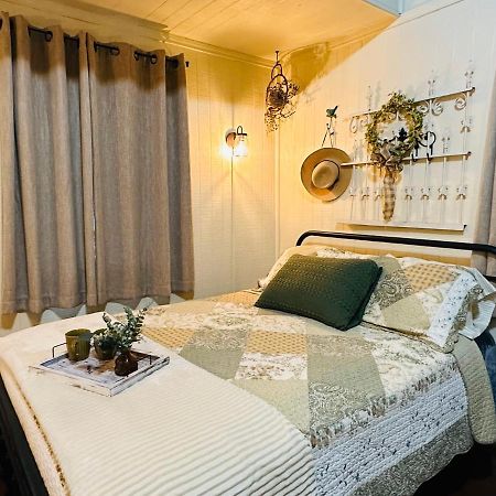 Acorn Hideaways Canton Unwind At Green Gables Suite For Up To 3 Esterno foto