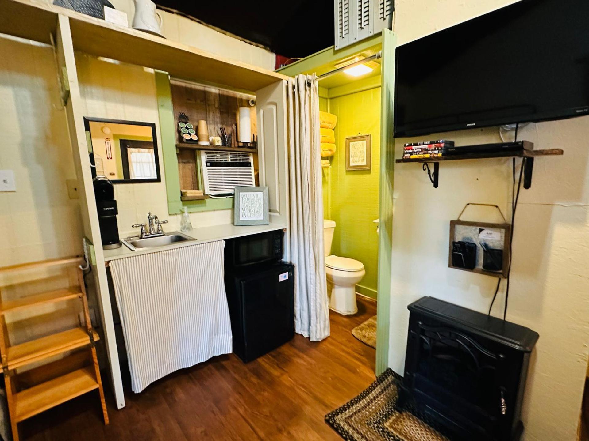 Acorn Hideaways Canton Unwind At Green Gables Suite For Up To 3 Esterno foto